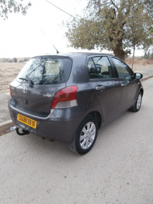 voitures-toyota-yaris-2009-bouira-algerie