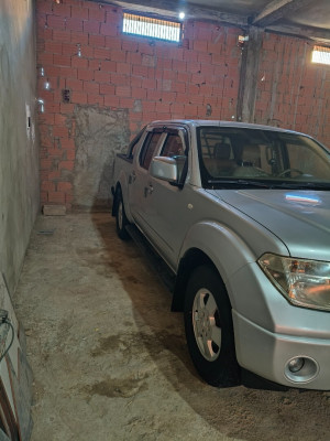 voitures-nissan-navara-2010-elegance-4x2-touahria-mostaganem-algerie