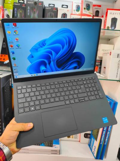 DELL VOSTRO 3520 I3 12EM 8GB SSD512 INTEL UHD