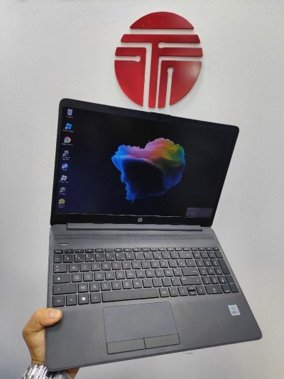 Hp i3 10em RAM 8GB ssd512 intel UHD 