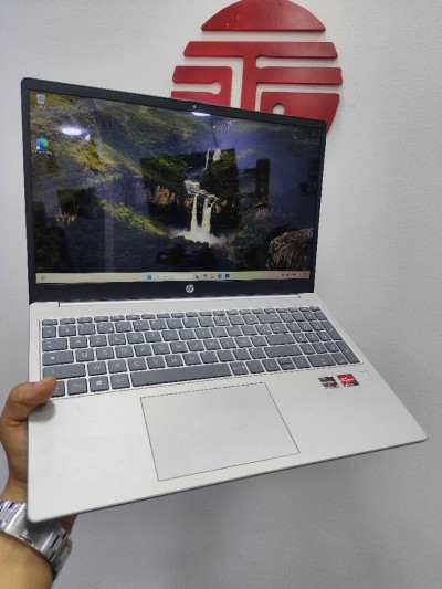 Hp laptop 15 ryzen 7 7730u 16gb nvme 512 tactile 