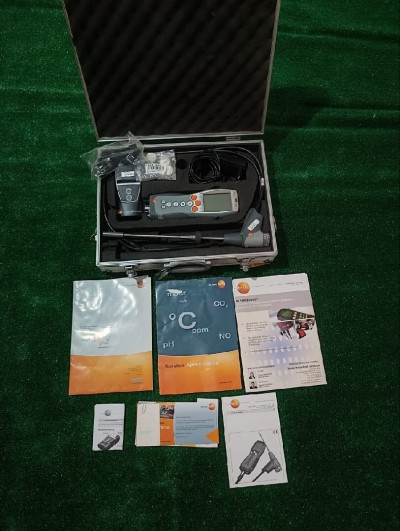 Analyseur de gaz de combustion professionnel Testo 330-2 LL