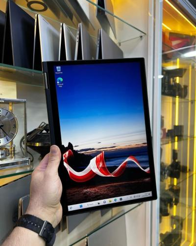 Lenovo ThinkPad X13 Yoga i7-11eme 16/512 X360 2K LTE, Intel Iris Xe graphics.