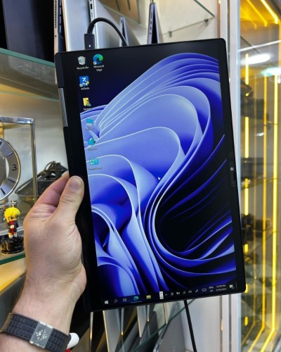 Toshiba Dynabook Portege X30W-j-100 i7-11eme 16GB/512GB X360, Intel Iris Xe graphics.