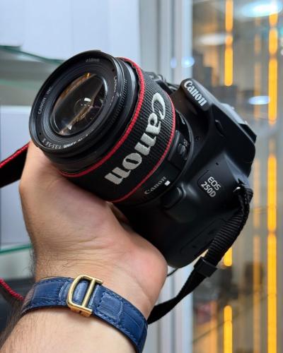Canon 250d + objectit 18-55mm mark ii  Disponible Chez Morsi store de