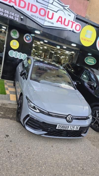 Volkswagen Golf 8 2025 Pro R-line