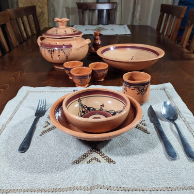 Service de table en poterie berbère 