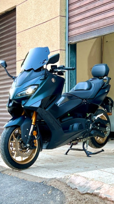 motos-scooters-yamaha-tmax-2023-msila-algerie