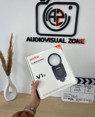 Godox V1