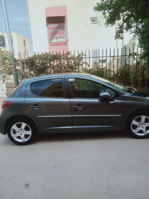 voitures-peugeot-207-2010-allure-djidioua-relizane-algerie