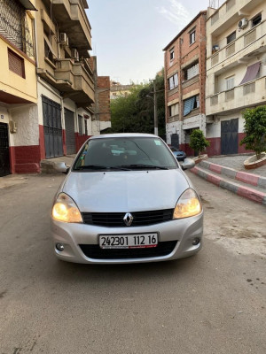 citadine-renault-clio-campus-2012-bye-alger-centre-algerie