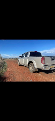 utilitaire-nissan-navara-2011-double-cabine-annaba-algerie