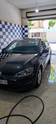 moyenne-berline-volkswagen-golf-7-2015-trendline-tipaza-algerie