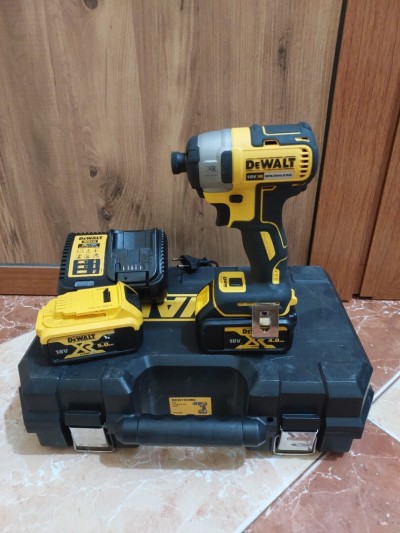 Visseuse à choc Dewalt 18v 4 / 5Ah (Brushless)