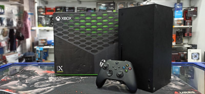 Xbox Series X état neuf 10/10 avec emballage