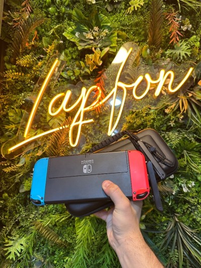 NINTENDO SWITCH OLED 64GB + POCHETTE + MANETTE