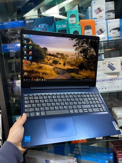 LENOVO IDEAPAD 3 15 I3 11th 8GB 256GB SSD 15.6 FHD