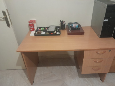 tables-pc-bureaux-beni-mered-blida-algerie