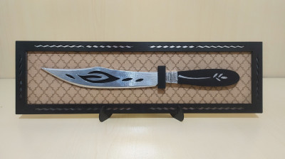 لوحة خنجر ديكور على شكل الموس البوسعادي بتصميم عصري