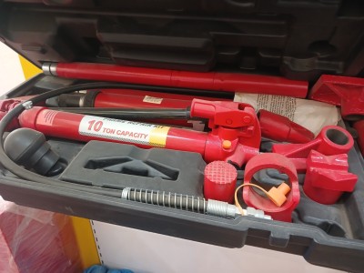 READRESSAGE HYDRAULIQUE DE  CARROSSERIE 10 T DE PRESSION