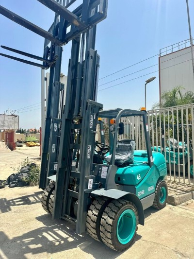 CHARIOT ELEVATEUR DIESEL 4.5 TONNES FEELER BY MIXTRADE NOVANO