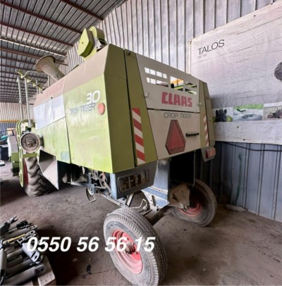 A Vendre : Moissonneuse-Batteuse  (حصادة كلاس جديدة) 