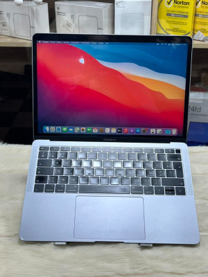 pc-portable-macbook-air-retina-133-2019-i5-16ghz-8go-128go-ssd-3k-mac-os-142-sonoma-cycle-396-alger-centre-algerie