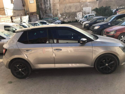 سيارة-صغيرة-skoda-fabia-2016-style-بلوزداد-الجزائر