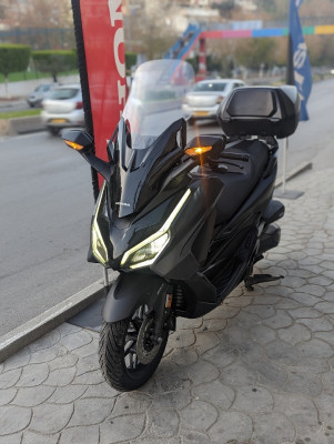 دراجة-نارية-سكوتر-honda-moto-forza-350-2023-باب-الواد-الجزائر