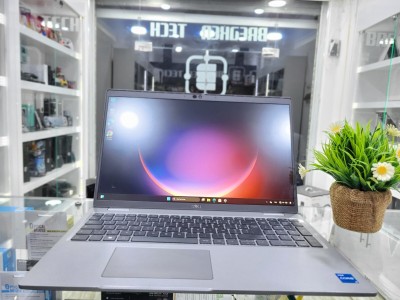 DELL 5530 I5 1235U  8/156