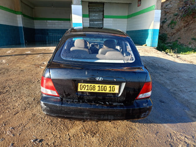 berline-hyundai-accent-2000-lakhdaria-bouira-algerie