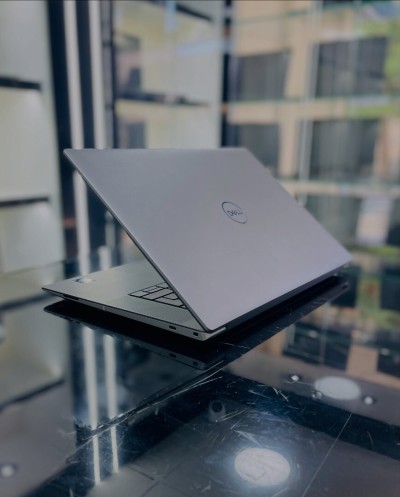 DELL PRECISION 5680 OLED 4k TACTILE I7-13800H 32GB 1TB RTX A1000 ADA 6GB VRAM