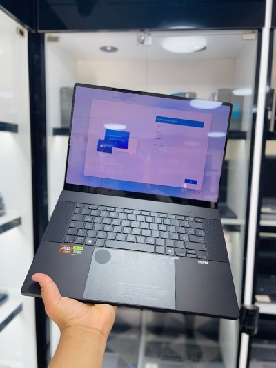 ASUS PROART P16 RYZEN AI 9 HX 370 32GB 2TB SSD RTX 4070 8GB VRAM OLED TACTILE avec PEN ASUS