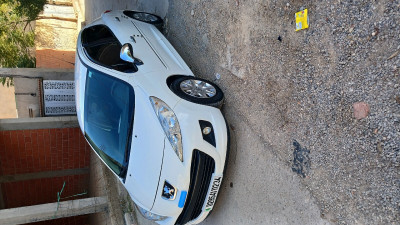 voitures-peugeot-207-2012-bordj-bou-arreridj-algerie