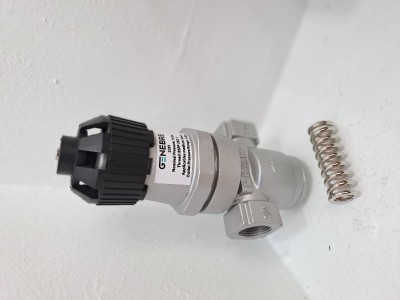 RÉGULATEUR / RÉDUCTEUR DE PRESSION  POUR GÉNÉRATEUR DE VAPEUR