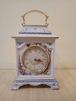 Elegante Horloge en porcelaine fine, collection signé Franklin Mint âge 40 ans 