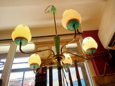 Lustre des années 1950 en laiton avec abat-jour en verre probable Stilnovo