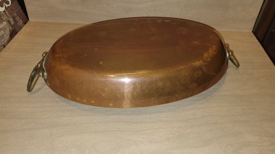 Plat à gratin ovale en cuivre martelé, étamé à la main, anses en bronze, Made in France, 30x20 cm