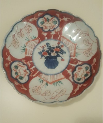 Assiette japonaise en porcelaine Imari période Meiji XIXème siècle de collection peints à la main