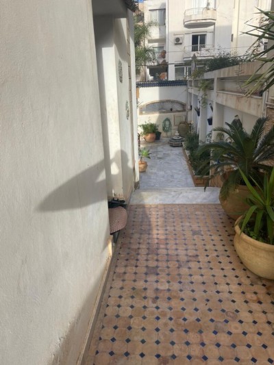 بيع شقة 5 غرف الجزائر شراقة