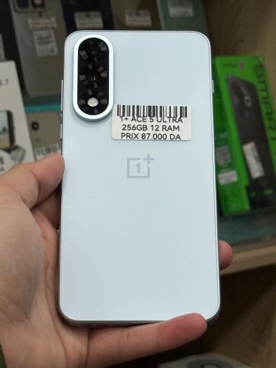 one plus Ace 5 ultra 