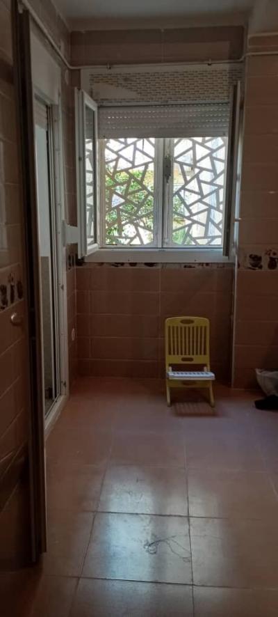 بيع شقة 5 غرف الجزائر عين طاية