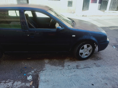 moyenne-berline-volkswagen-golf-4-2001-tlemcen-algerie