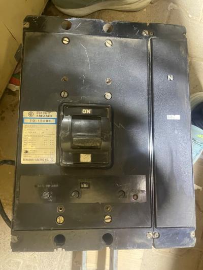 Disjoncteur 4P 1600 A