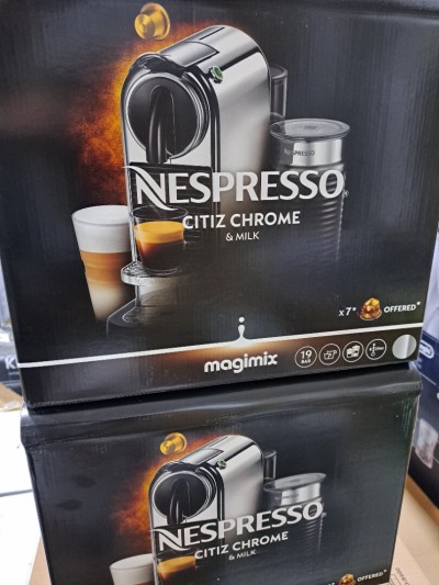 MACHINE À CAFÉ NESPRESSO CITIZ CHROME & MILK 