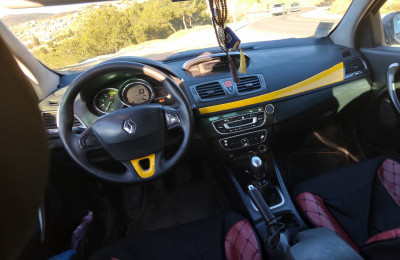 moyenne-berline-renault-megane-3-2011-batna-algerie