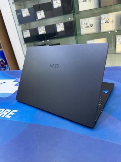 MSI MODERN 14 CORE : INTEL i5 - 1145G7 DISC : 256 GB  (SSD)  RAM : 16 GB  