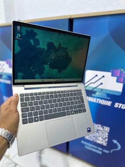 HP ELITEBOOK 640 G11  CORE : ULTRA 5 135U 12 cœur  12 MB CACHE  DISC : 512 GB (SSD) RAM : 16 GB  