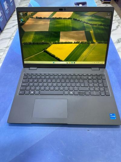 DELL LATITUDE 3550 CORE : INTEL I5 - 1335U DISC : 512 GB  (SSD)  RAM : 16 GB  