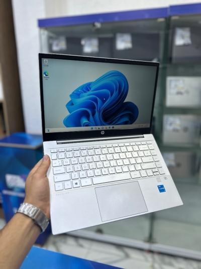 HP PAVILION  CORE : intel i3 / 1115G4 DISC : 256 GB  (SSD)  RAM : 08 GB  ECRAN TACTILE 